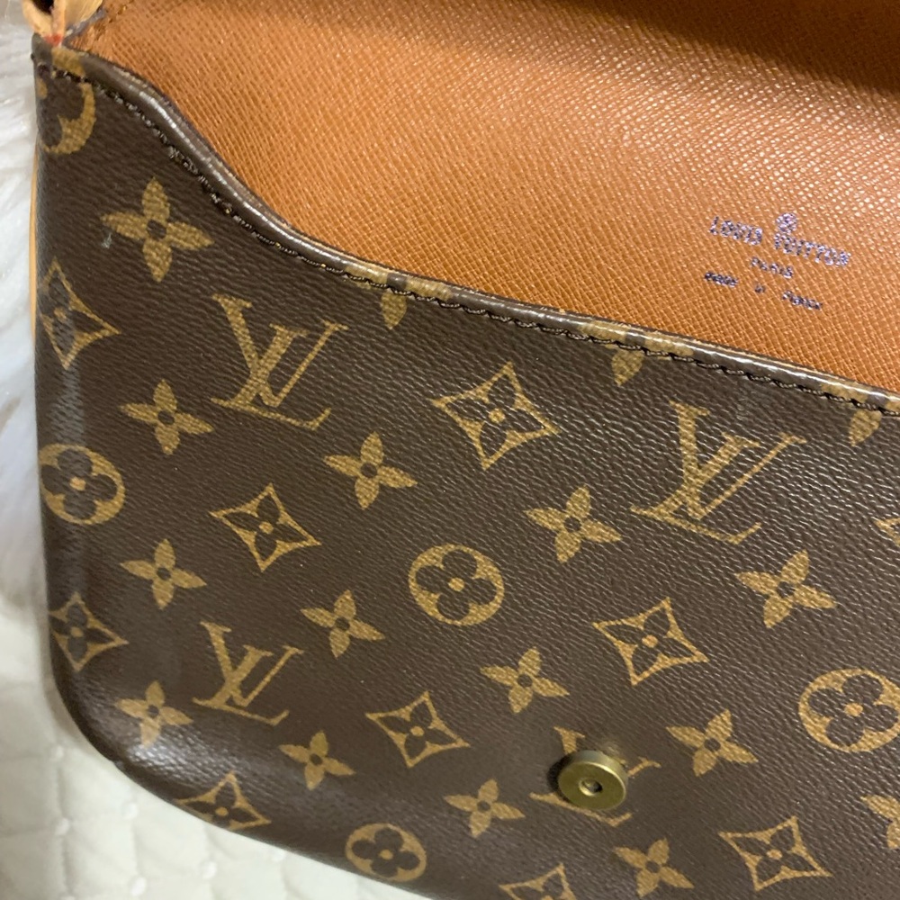Elegant Brown Designer Look Shoulder Bag - Picture 4 of 6